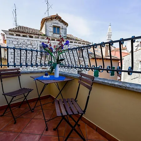 Alice With Balcony Appartement