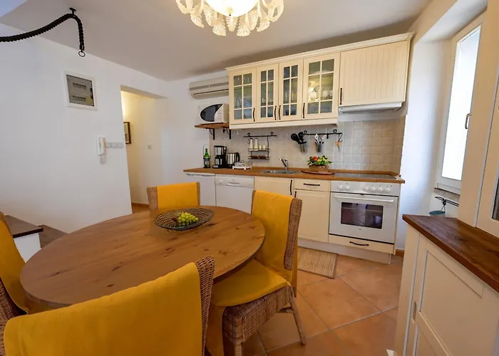 Διαμέρισμα Alice With Balcony